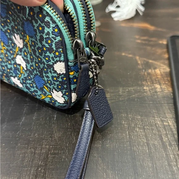 Coach Sadie Crossbody - Picture 4 of 7